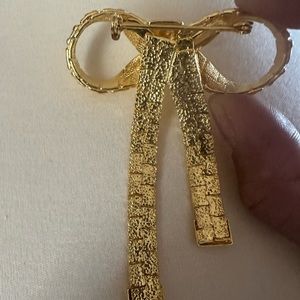 Golden Fastener / brooch